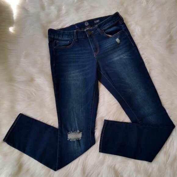 EUC So Dark Wash Distressed Skinny Jeans - Picture 2 of 13